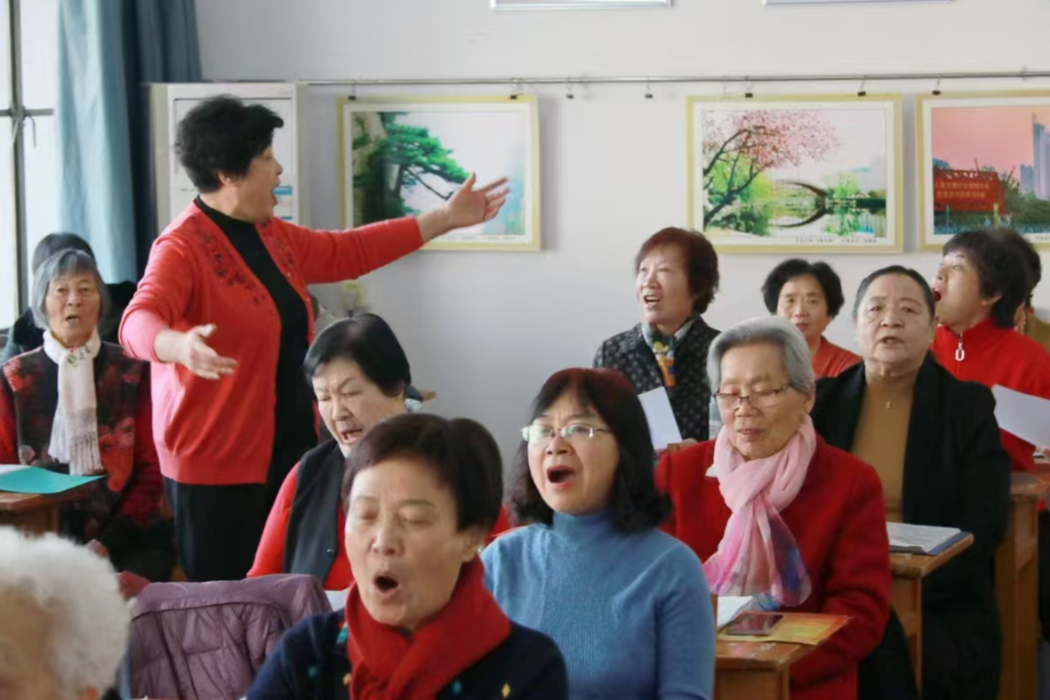 泰安市泰山區金秋藝術團展風采 銀發初心唱響歲月贊歌